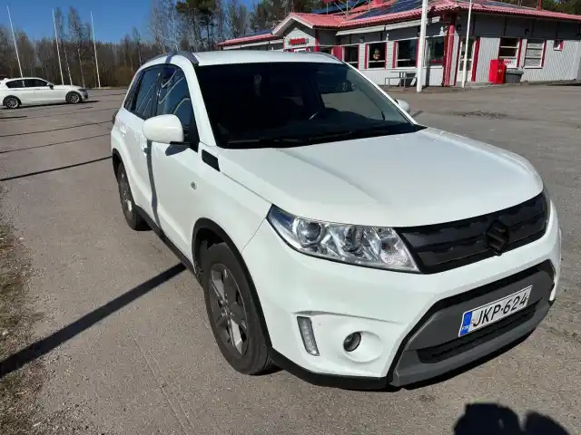 Valkoinen Viistoperä, Suzuki Vitara – JKP-624