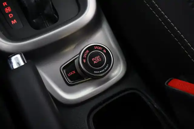 Valkoinen Viistoperä, Suzuki Vitara – JKP-624