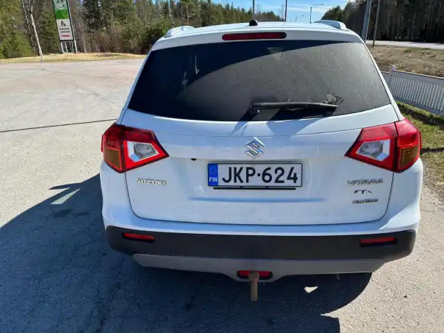 Valkoinen Viistoperä, Suzuki Vitara – JKP-624
