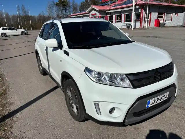Valkoinen Viistoperä, Suzuki Vitara – JKP-624