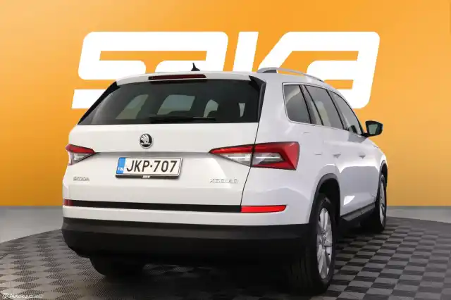 Valkoinen Maastoauto, Skoda Kodiaq – JKP-707
