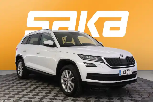 Valkoinen Maastoauto, Skoda Kodiaq – JKP-707