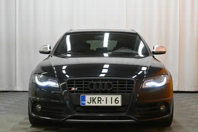 Musta Farmari, Audi S4 – JKR-116