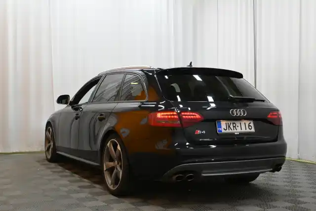 Musta Farmari, Audi S4 – JKR-116