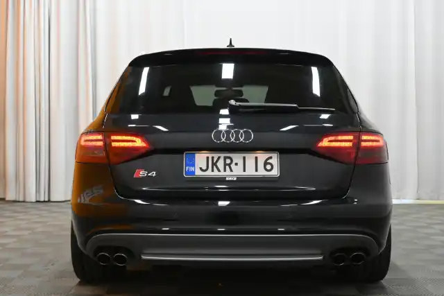 Musta Farmari, Audi S4 – JKR-116