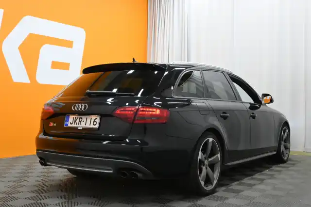 Musta Farmari, Audi S4 – JKR-116