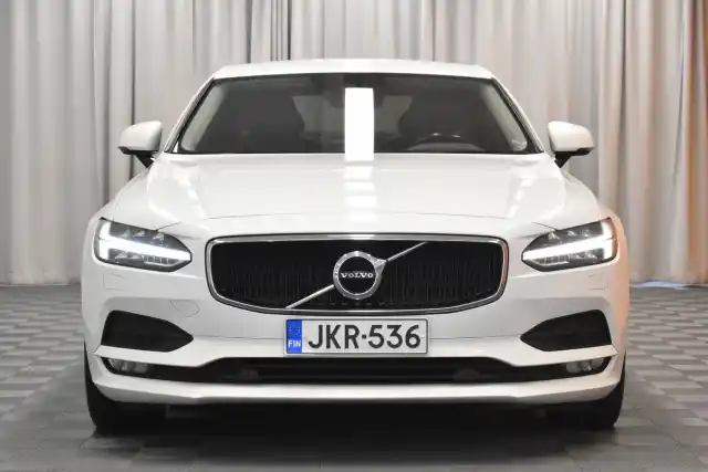 Valkoinen Sedan, Volvo S90 – JKR-536