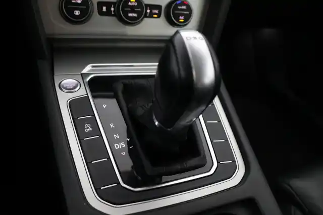 Hopea Farmari, Volkswagen Passat – JKR-689