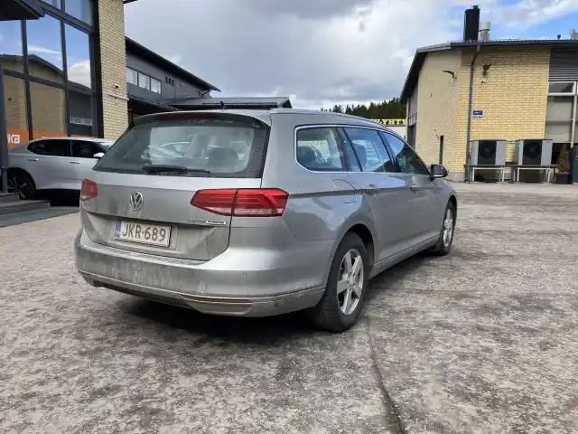 Hopea Farmari, Volkswagen Passat – JKR-689