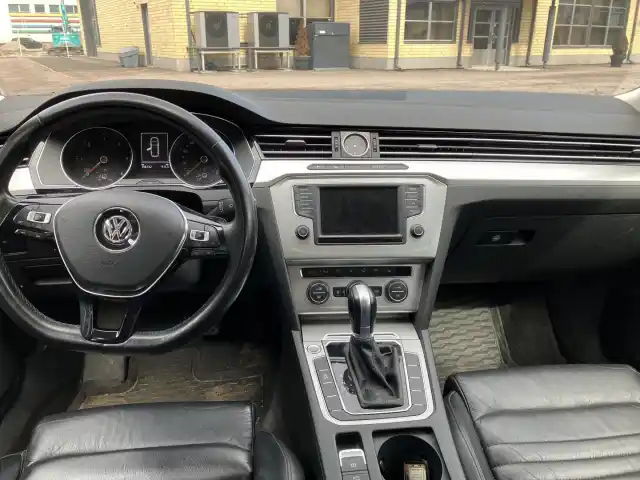Hopea Farmari, Volkswagen Passat – JKR-689