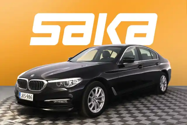 Musta Sedan, BMW 520 – JKS-986