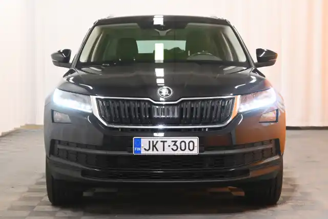 Musta Maastoauto, Skoda Kodiaq – JKT-300