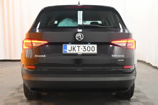 Musta Maastoauto, Skoda Kodiaq – JKT-300