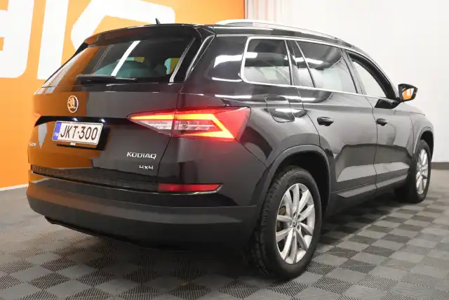 Musta Maastoauto, Skoda Kodiaq – JKT-300