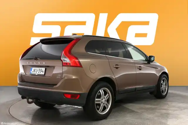 Ruskea Maastoauto, Volvo XC60 – JKU-394