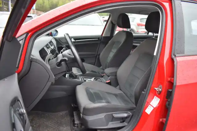 Punainen Viistoperä, Volkswagen Golf – JKU-733