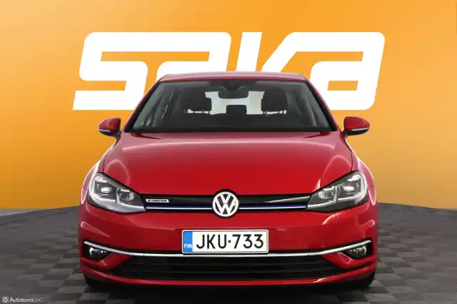 Punainen Viistoperä, Volkswagen Golf – JKU-733