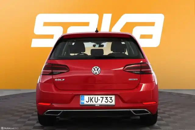 Punainen Viistoperä, Volkswagen Golf – JKU-733