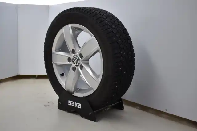 Punainen Viistoperä, Volkswagen Golf – JKU-733