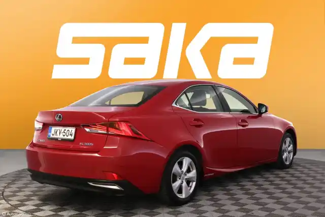 Punainen Sedan, Lexus IS – JKV-504
