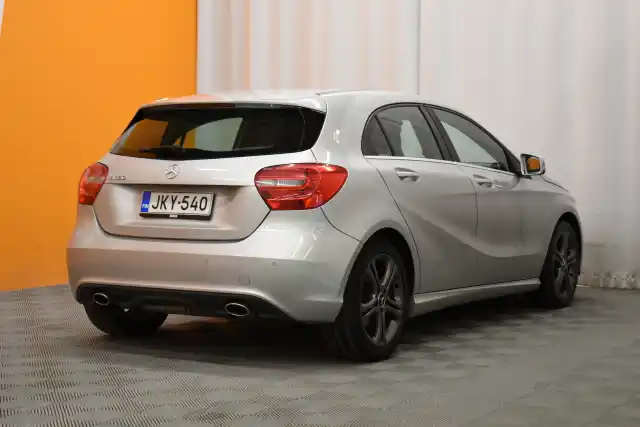 Harmaa Viistoperä, Mercedes-Benz A – JKY-540