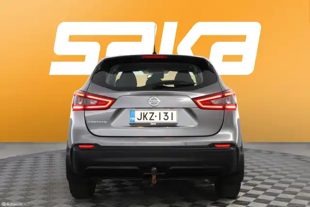 Harmaa Maastoauto, Nissan Qashqai – JKZ-131