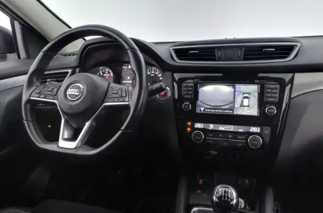 Harmaa Maastoauto, Nissan Qashqai – JKZ-144