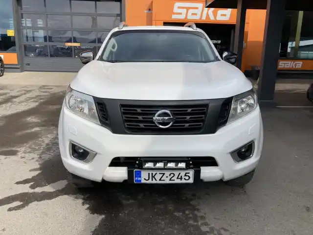 Valkoinen Avolava, Nissan Navara – JKZ-245