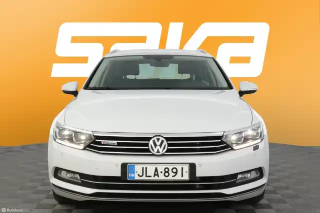 Valkoinen Farmari, Volkswagen Passat – JLA-891