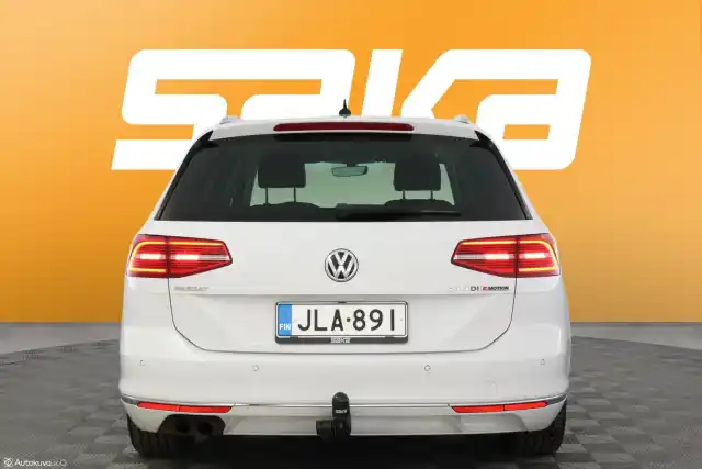 Valkoinen Farmari, Volkswagen Passat – JLA-891