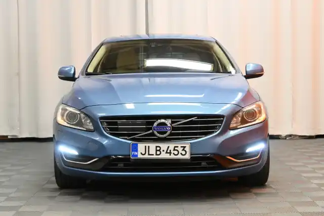 Sininen Farmari, Volvo V60 – JLB-453