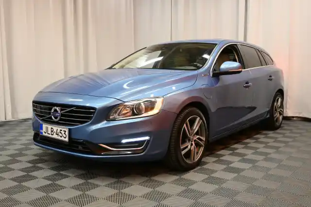 Sininen Farmari, Volvo V60 – JLB-453