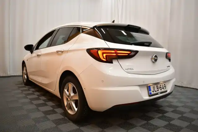 Valkoinen Viistoperä, Opel Astra – JLB-649