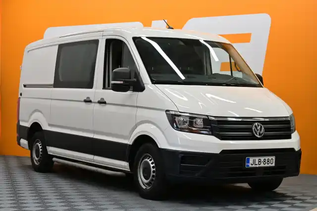 Valkoinen Pakettiauto, Volkswagen Crafter – JLB-880