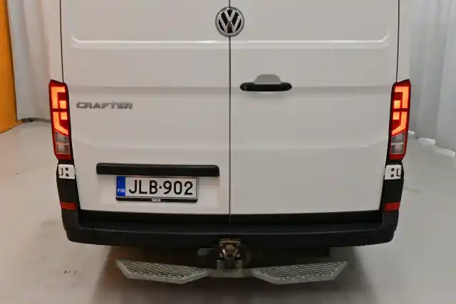 Valkoinen Pakettiauto, Volkswagen Crafter – JLB-902