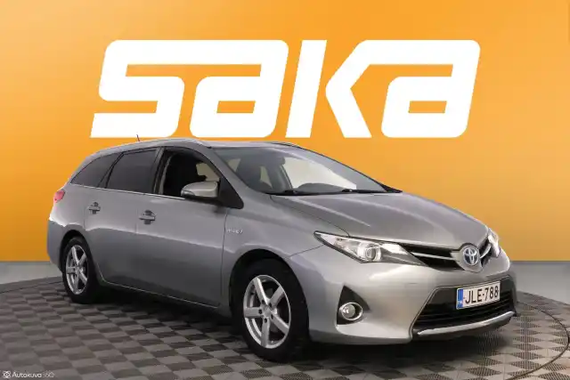 Harmaa Farmari, Toyota Auris – JLE-788