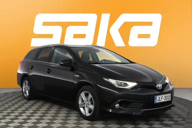 Musta Farmari, Toyota Auris – JLF-302