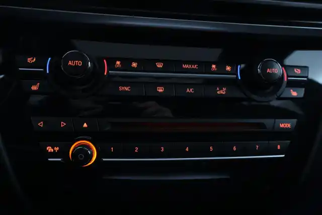 Valkoinen Maastoauto, BMW X5 – JLF-614