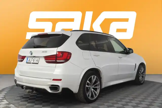 Valkoinen Maastoauto, BMW X5 – JLF-614