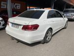 Valkoinen Sedan, Mercedes-Benz E – JLG-167, kuva 2