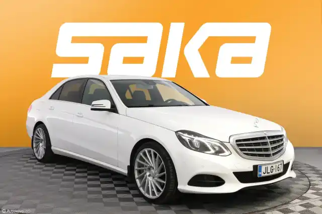 Valkoinen Sedan, Mercedes-Benz E – JLG-167