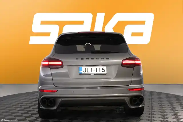 Harmaa Maastoauto, Porsche Cayenne – JLI-115