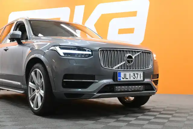 Harmaa Maastoauto, Volvo XC90 – JLI-371