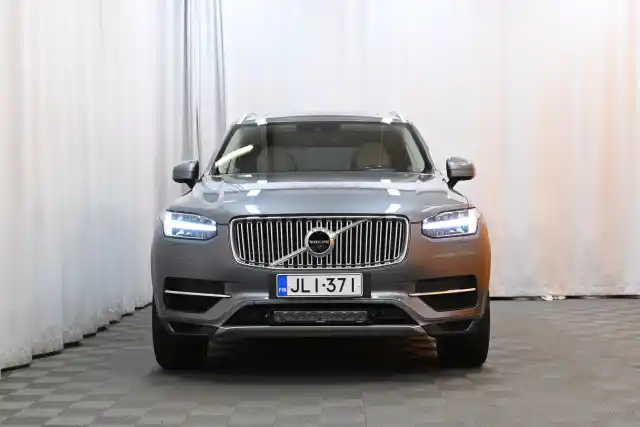 Harmaa Maastoauto, Volvo XC90 – JLI-371