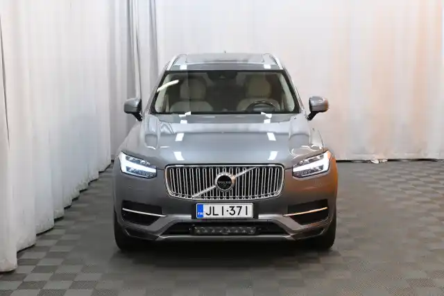 Harmaa Maastoauto, Volvo XC90 – JLI-371