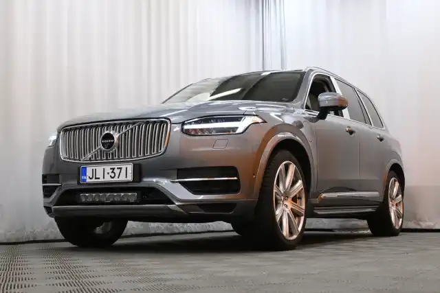 Harmaa Maastoauto, Volvo XC90 – JLI-371