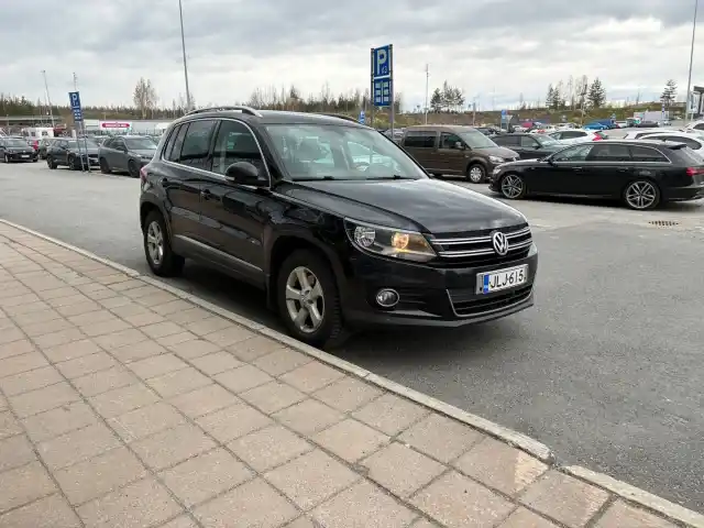 Musta Farmari, Volkswagen Tiguan – JLJ-615