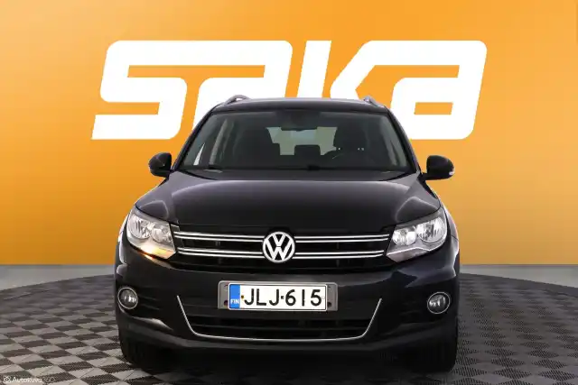 Musta Maastoauto, Volkswagen Tiguan – JLJ-615