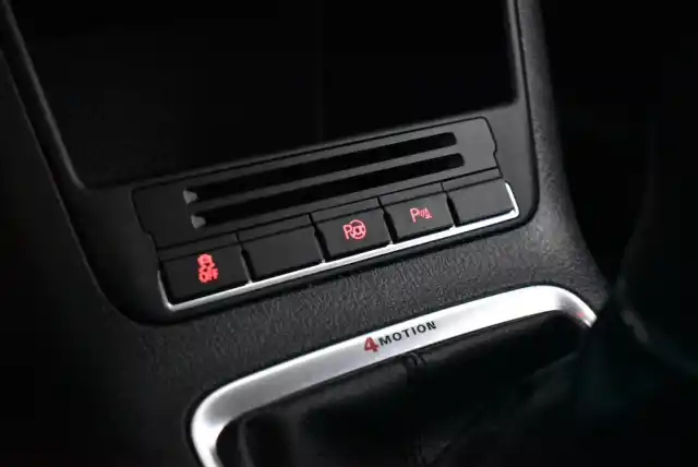 Musta Maastoauto, Volkswagen Tiguan – JLJ-615