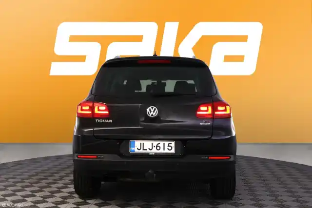 Musta Maastoauto, Volkswagen Tiguan – JLJ-615